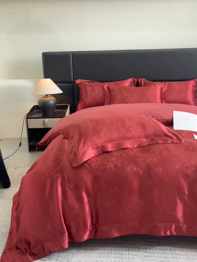 91家纺网 家纺一手货源 找家纺 置顶家纺 2025新款幸卉亲肤提花四件套 幸卉-温馨红