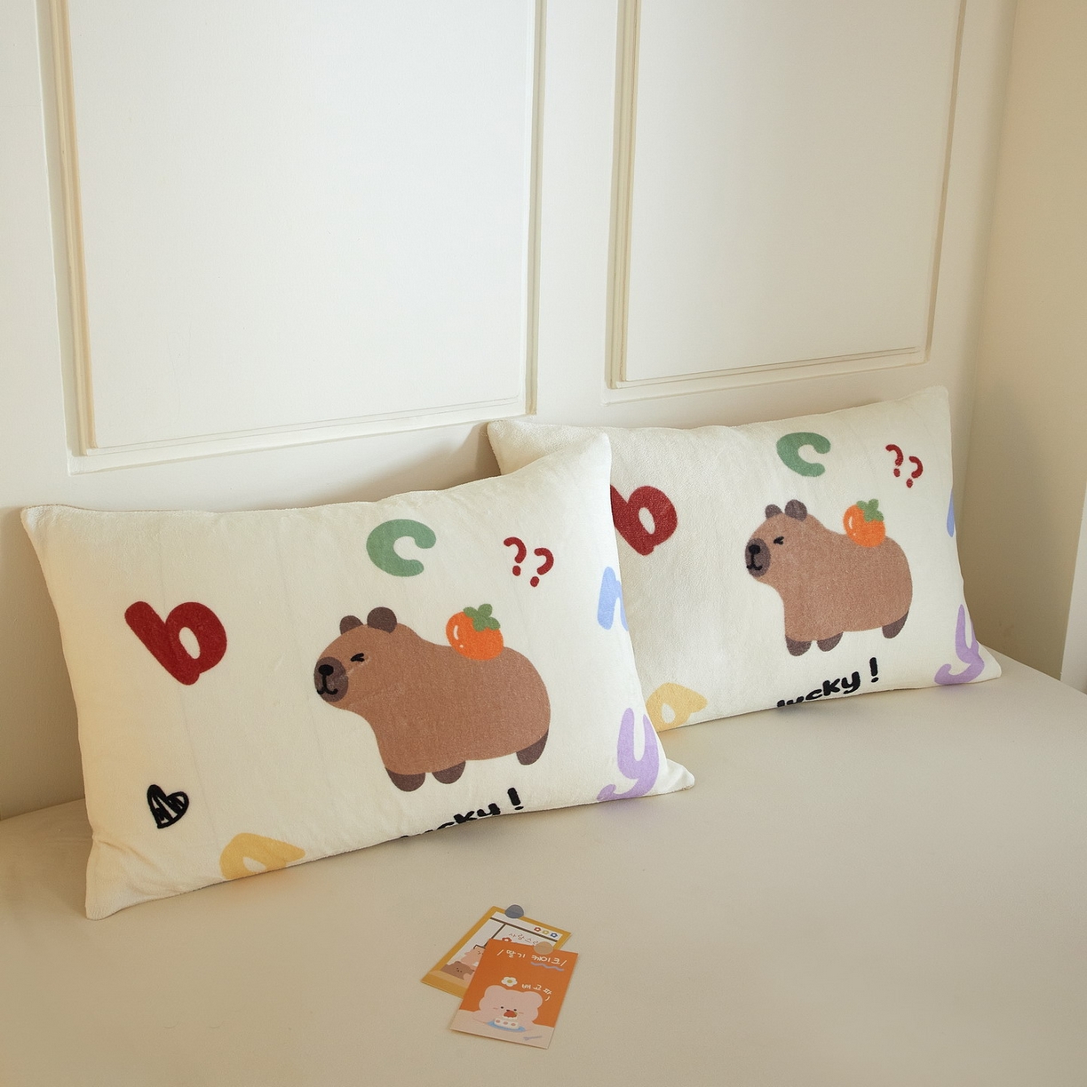 91家纺网 家纺一手货源 找家纺 蘭菲家纺 2025新款卡皮巴拉牛奶绒单枕套 枕套单件 皮小萌