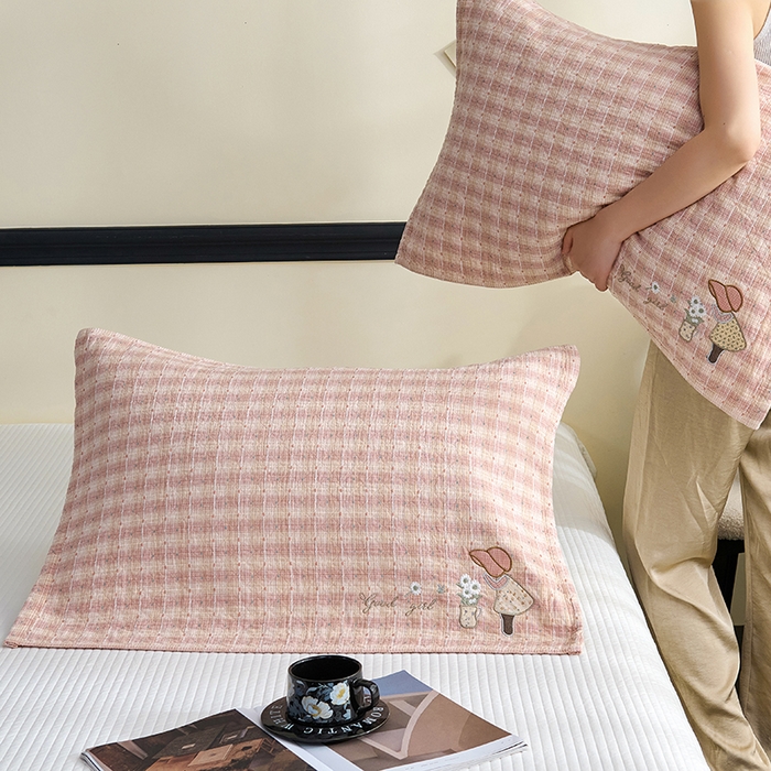 91家纺网 家纺一手货源 找家纺 （总）棠薇家纺 2025新款全棉纱布枕巾绣花枕巾纯棉水洗枕巾卡通高档枕巾预缩水