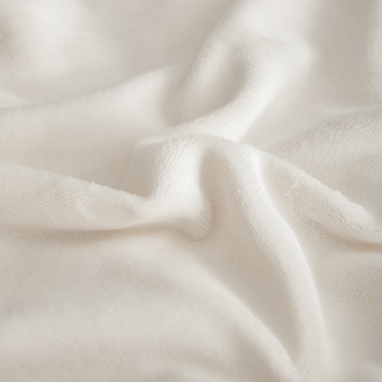 91家纺网 家纺一手货源 找家纺 置顶家纺 2025新款轻奢刺绣牛奶绒四件套-COCO小姐系列 COCO小姐牛奶绒-奶白+香芋紫