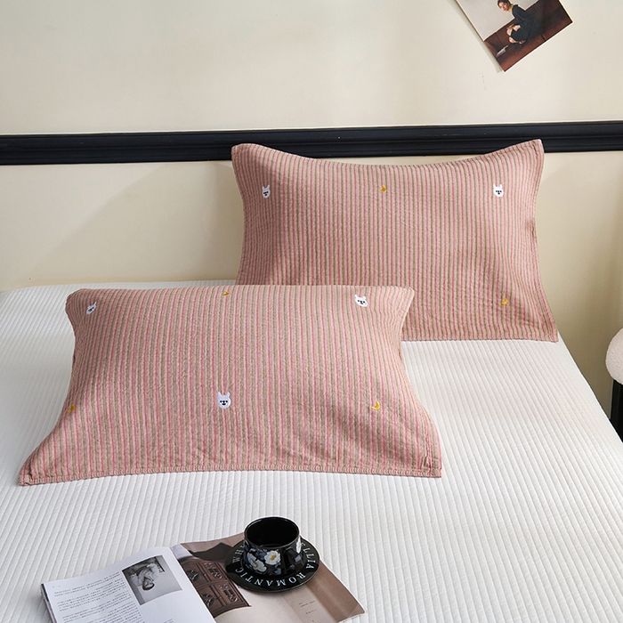 91家纺网 家纺一手货源 找家纺 棠薇家纺 2025新款全棉纱布枕巾绣花枕巾纯棉水洗枕巾卡通高档枕巾预缩水 绣花兔粉