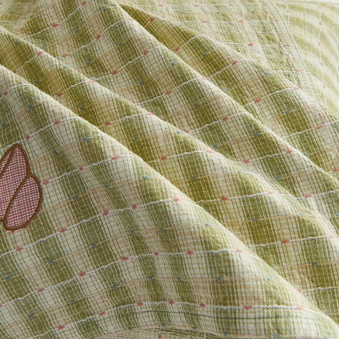 91家纺网 家纺一手货源 找家纺 棠薇家纺 2025新款全棉纱布枕巾绣花枕巾纯棉水洗枕巾卡通高档枕巾预缩水 草帽女孩绿