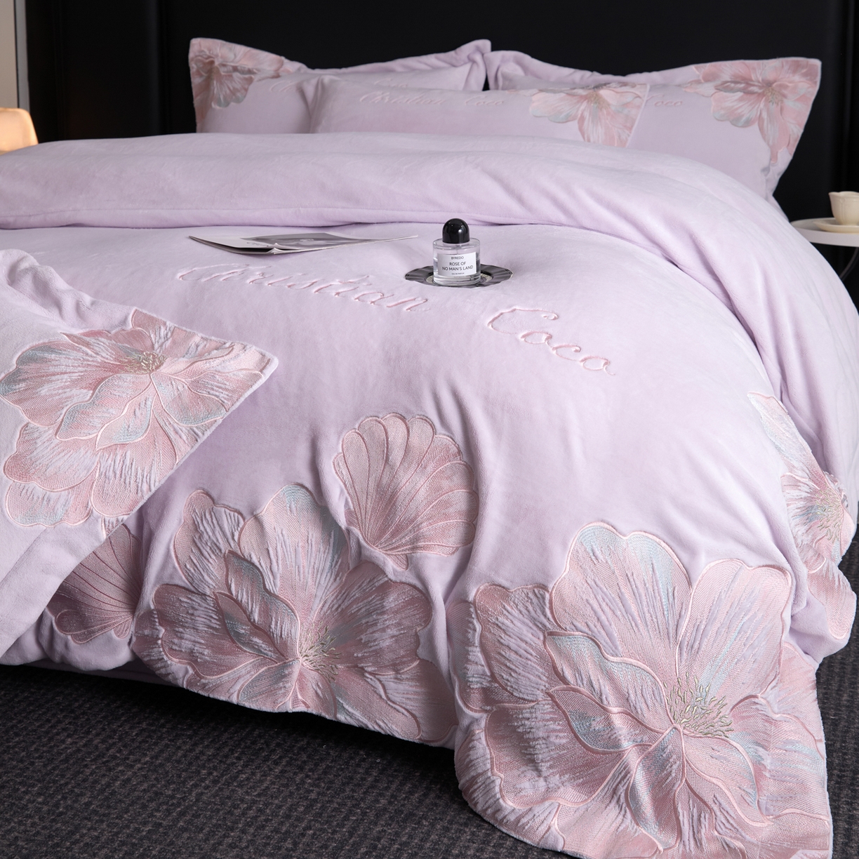 置顶家纺 2025新款轻奢刺绣牛奶绒四件套-COCO小姐系列 COCO小姐牛奶绒-香芋紫