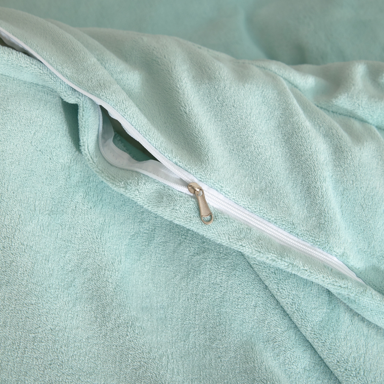 91家纺网 家纺一手货源 找家纺 置顶家纺 2025新款轻奢刺绣牛奶绒四件套-COCO小姐系列 COCO小姐牛奶绒-繁星蓝