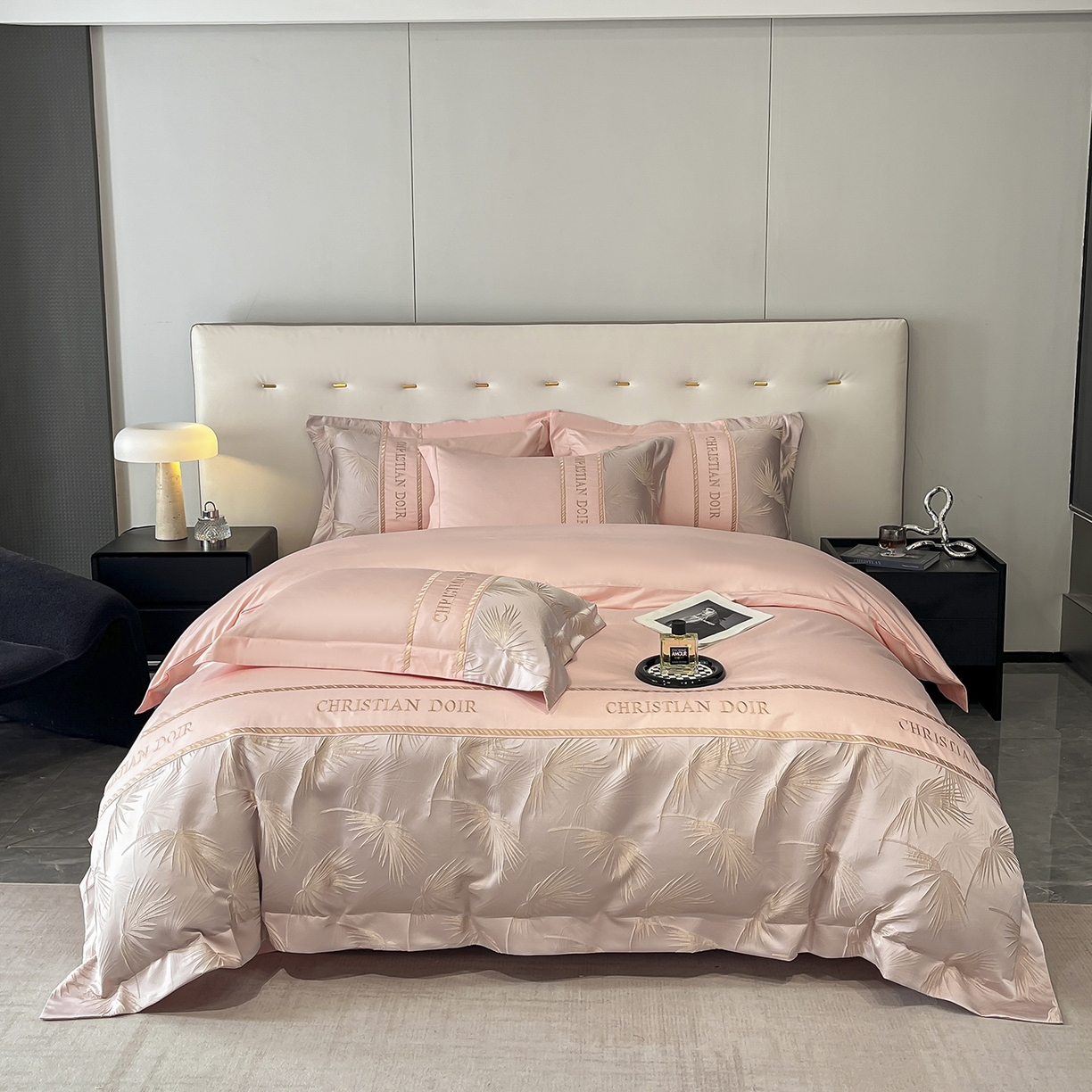 91家纺网 家纺一手货源 找家纺 置顶家纺 2025新款亲肤提花拼接刺绣四件套系列 颜予-玉粉