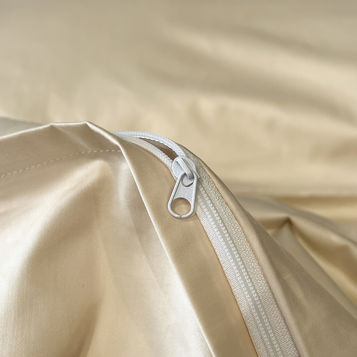 91家纺网 家纺一手货源 找家纺 置顶家纺 2025新款亲肤提花拼接刺绣四件套系列 璞云-咖色