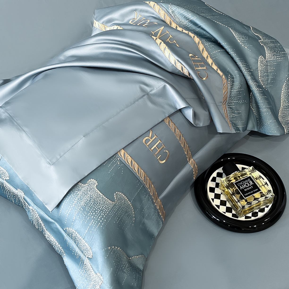 91家纺网 家纺一手货源 找家纺 置顶家纺 2025新款亲肤提花拼接刺绣四件套系列 璞云-宾利蓝