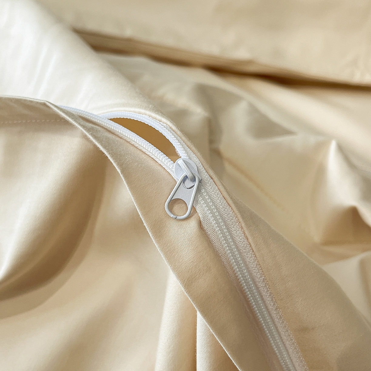 91家纺网 家纺一手货源 找家纺 置顶家纺 2025新款亲肤提花拼接刺绣四件套系列 颜予-浅香槟