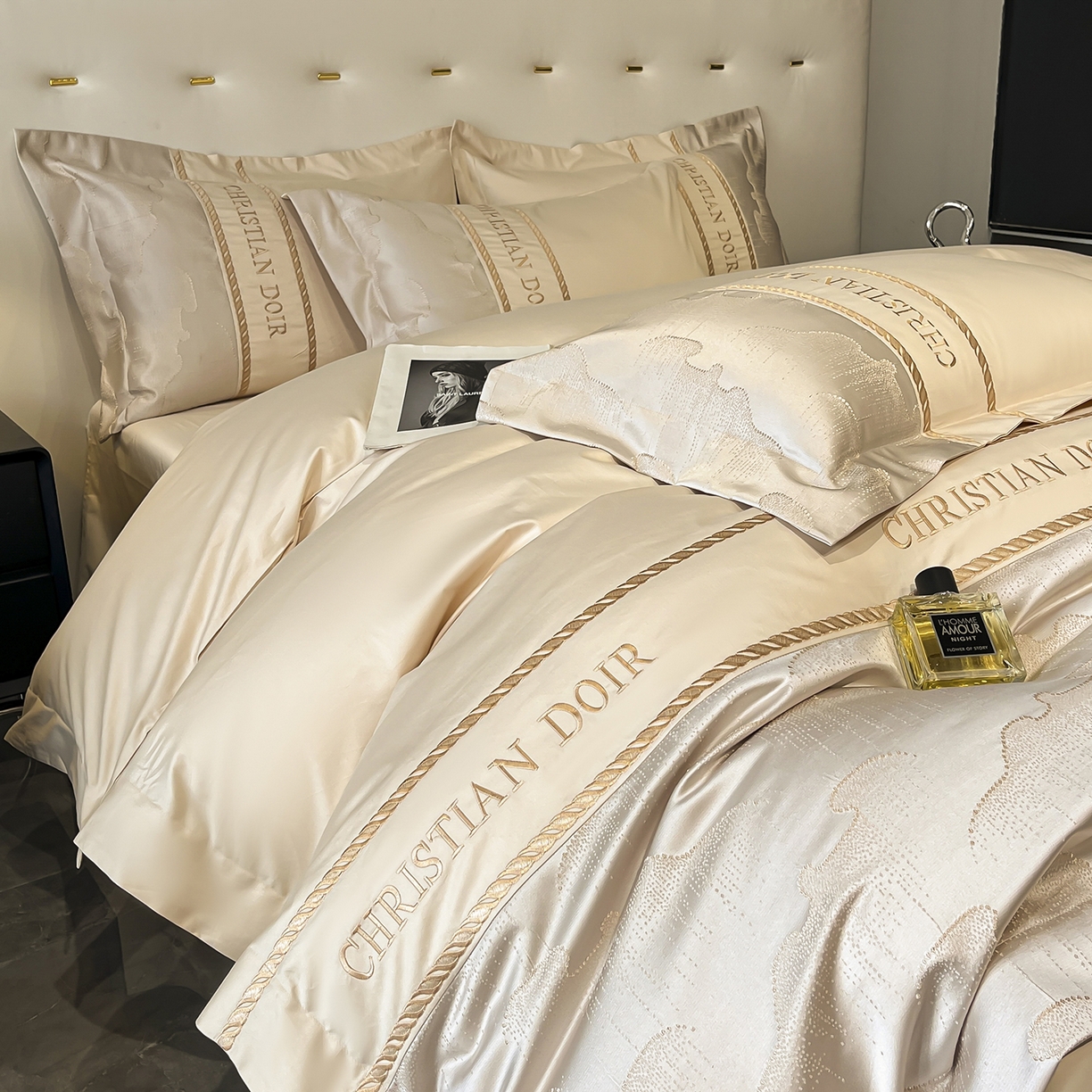 91家纺网 家纺一手货源 找家纺 置顶家纺 2025新款亲肤提花拼接刺绣四件套系列 璞云-咖色