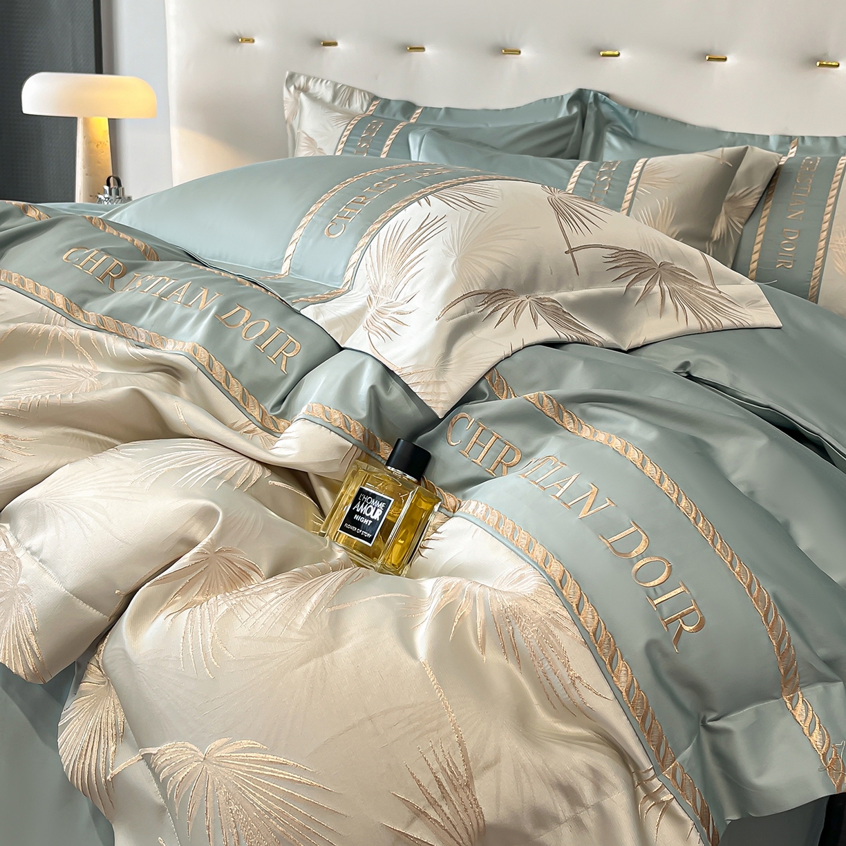 91家纺网 家纺一手货源 找家纺 置顶家纺 2025新款亲肤提花拼接刺绣四件套系列 颜予-繁星蓝