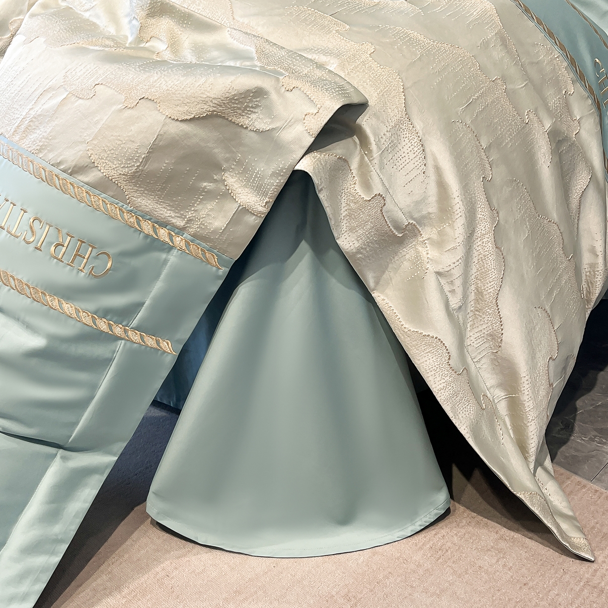 91家纺网 家纺一手货源 找家纺 置顶家纺 2025新款亲肤提花拼接刺绣四件套系列 璞云-繁星蓝