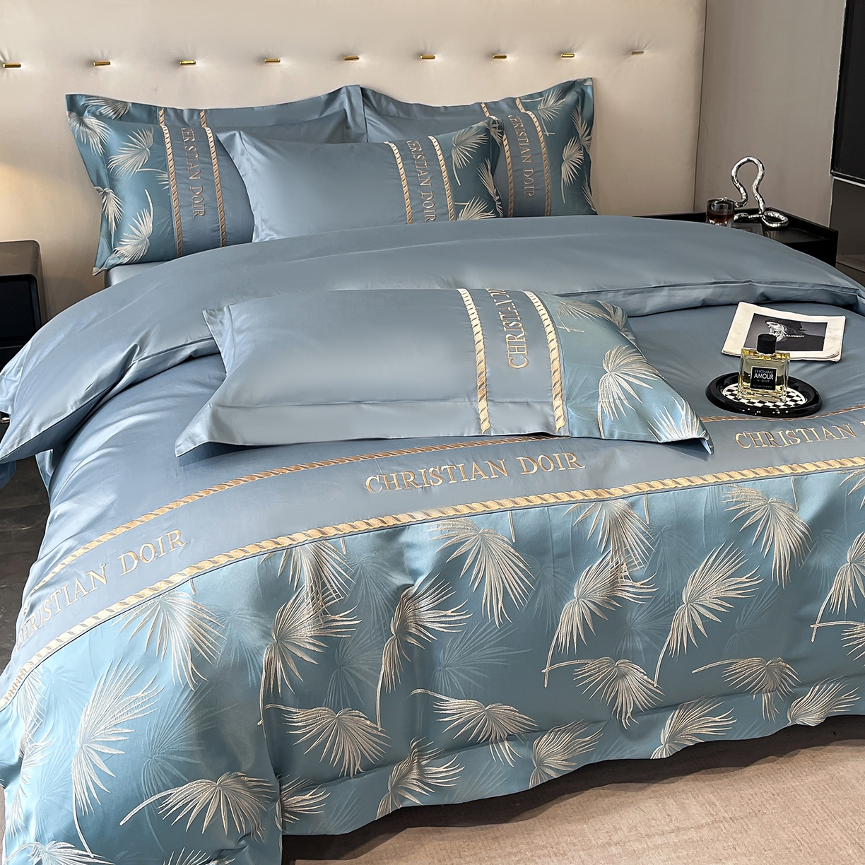 91家纺网 家纺一手货源 找家纺 置顶家纺 2025新款亲肤提花拼接刺绣四件套系列 颜予-宾利蓝