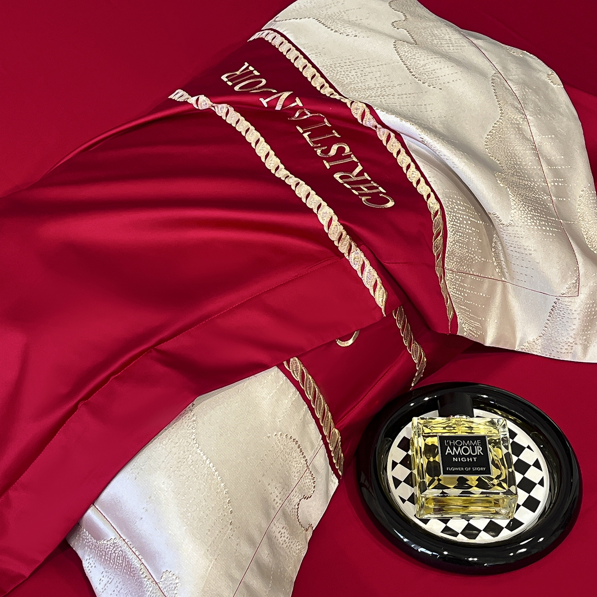 91家纺网 家纺一手货源 找家纺 置顶家纺 2025新款亲肤提花拼接刺绣四件套系列 璞云-大红