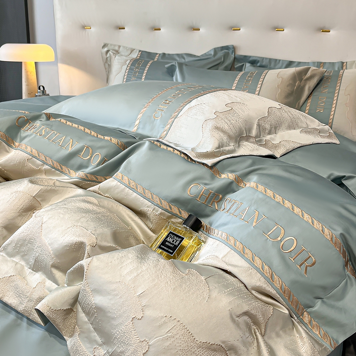 91家纺网 家纺一手货源 找家纺 置顶家纺 2025新款亲肤提花拼接刺绣四件套系列 璞云-繁星蓝