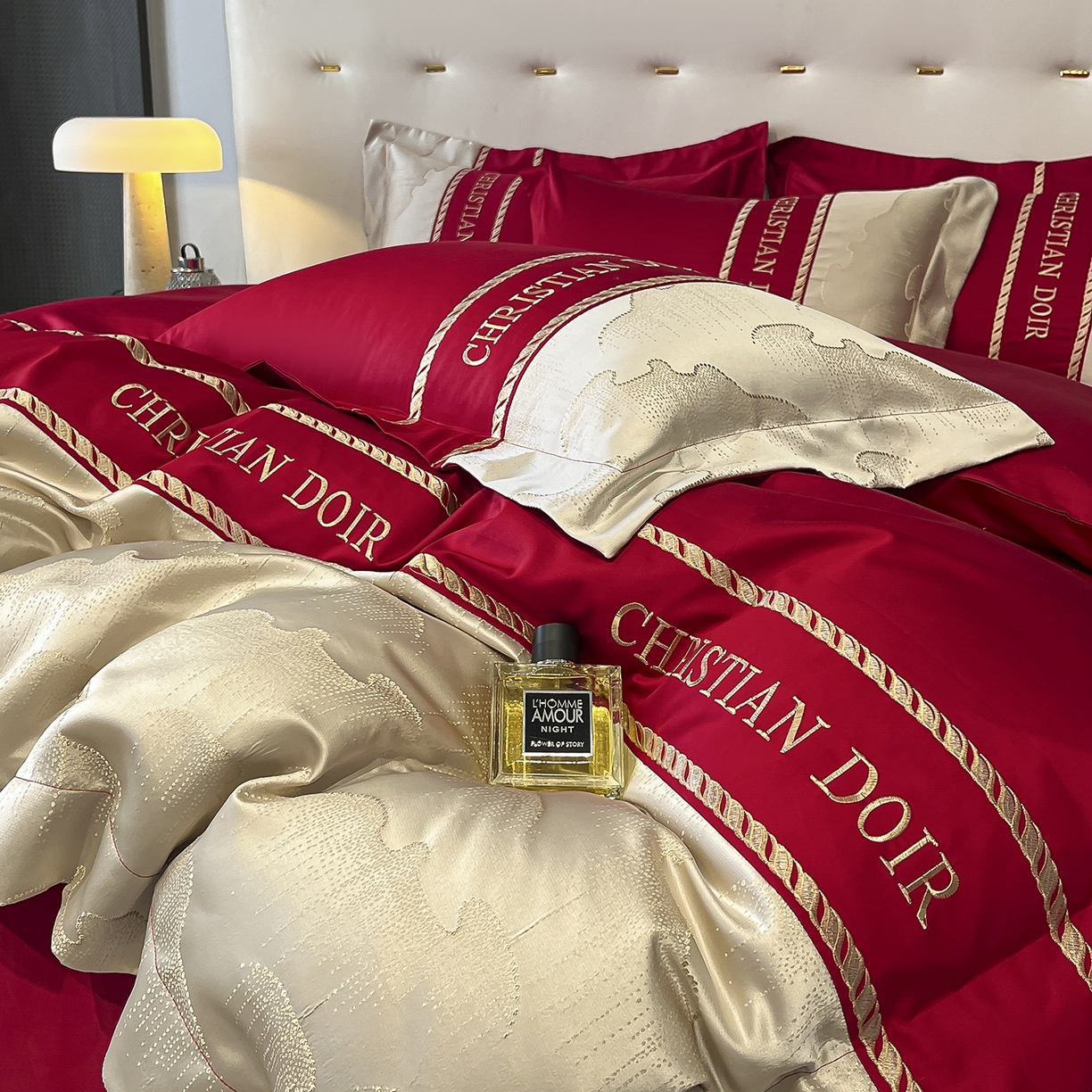 91家纺网 家纺一手货源 找家纺 置顶家纺 2025新款亲肤提花拼接刺绣四件套系列 璞云-大红