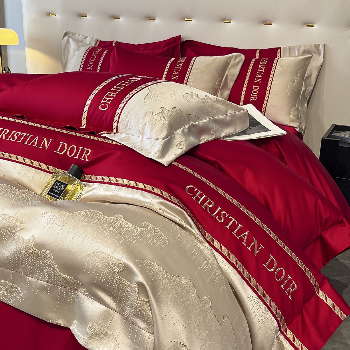 91家纺网 家纺一手货源 找家纺 置顶家纺 2025新款亲肤提花拼接刺绣四件套系列 璞云-大红