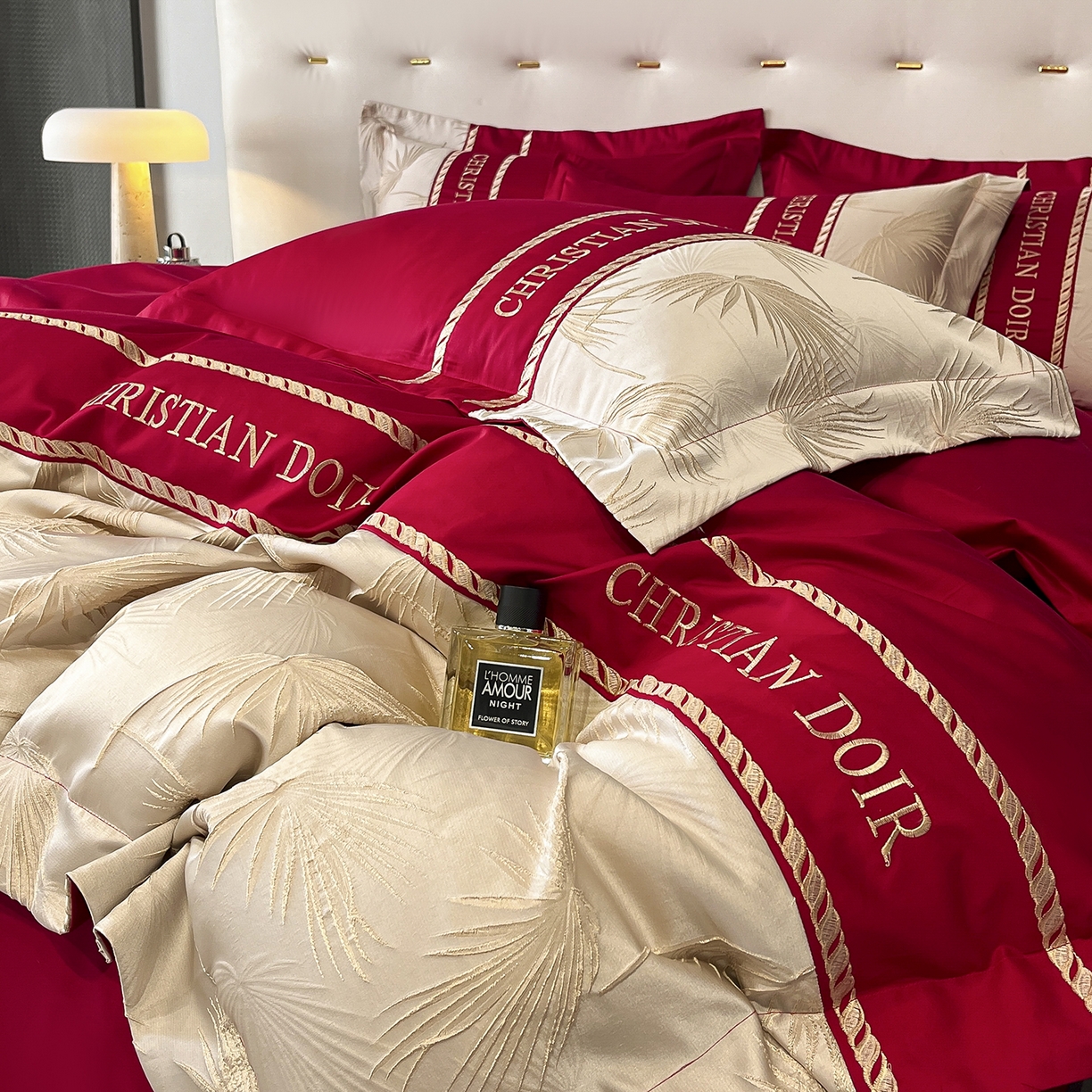 91家纺网 家纺一手货源 找家纺 置顶家纺 2025新款亲肤提花拼接刺绣四件套系列 颜予-大红