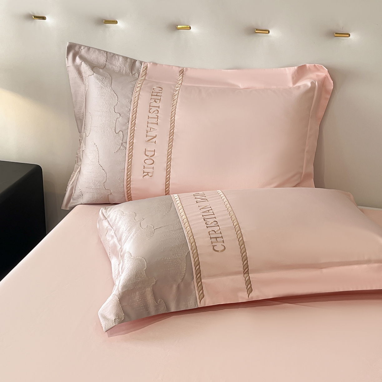 91家纺网 家纺一手货源 找家纺 置顶家纺 2025新款亲肤提花拼接刺绣四件套系列 璞云-粉玉