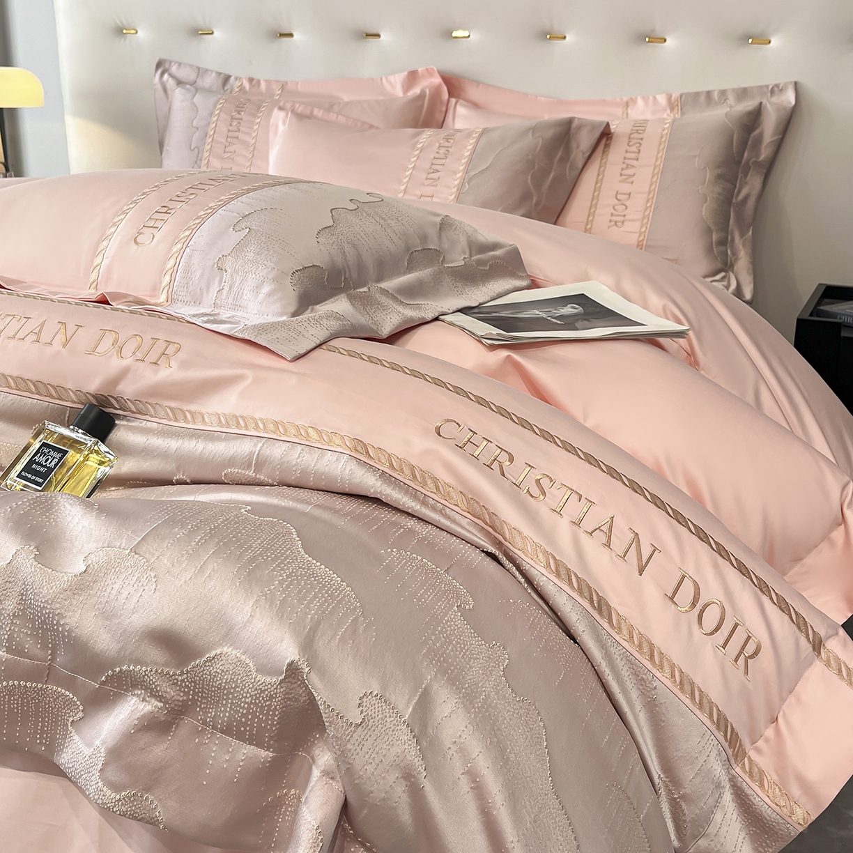 91家纺网 家纺一手货源 找家纺 置顶家纺 2025新款亲肤提花拼接刺绣四件套系列 璞云-粉玉