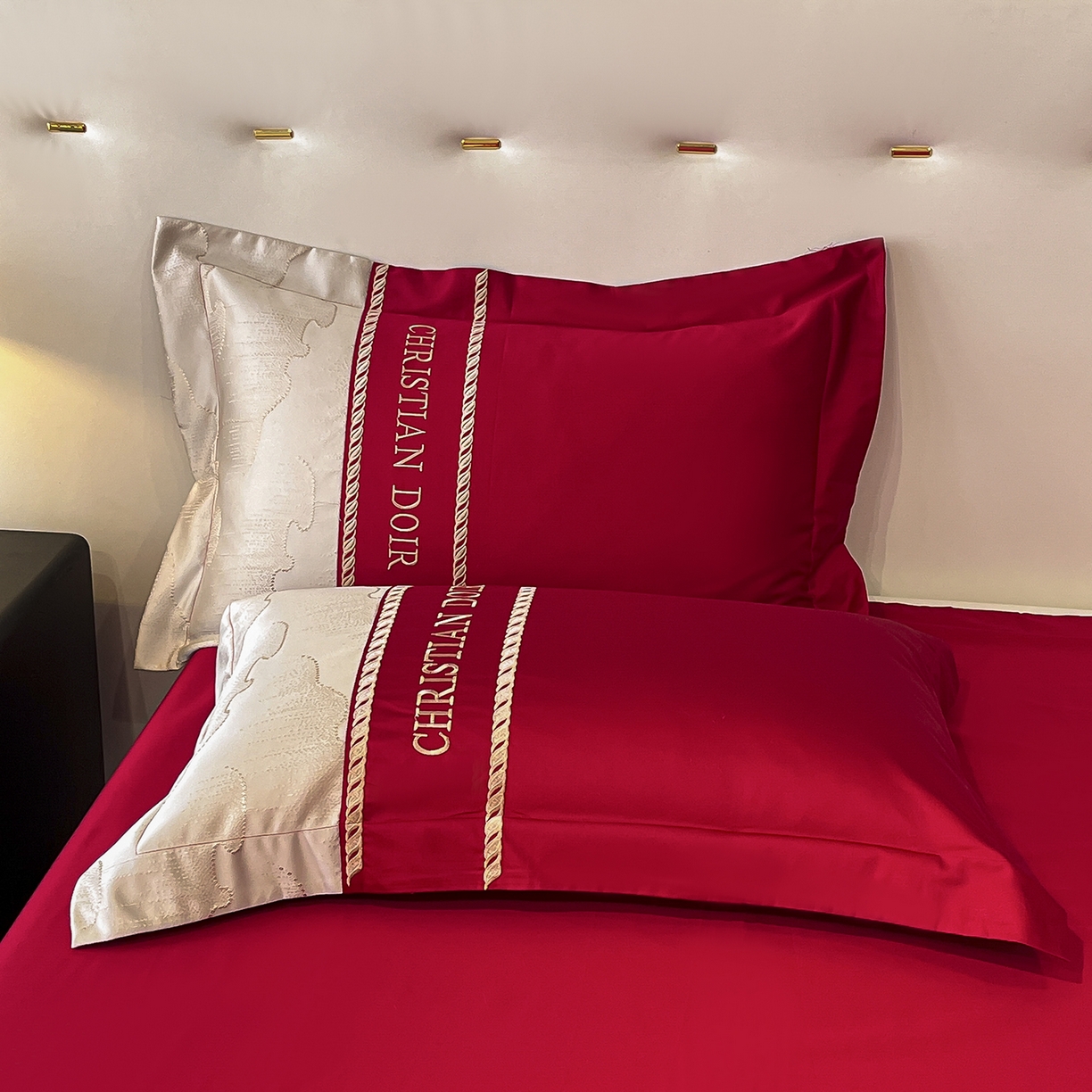 91家纺网 家纺一手货源 找家纺 置顶家纺 2025新款亲肤提花拼接刺绣四件套系列 璞云-大红