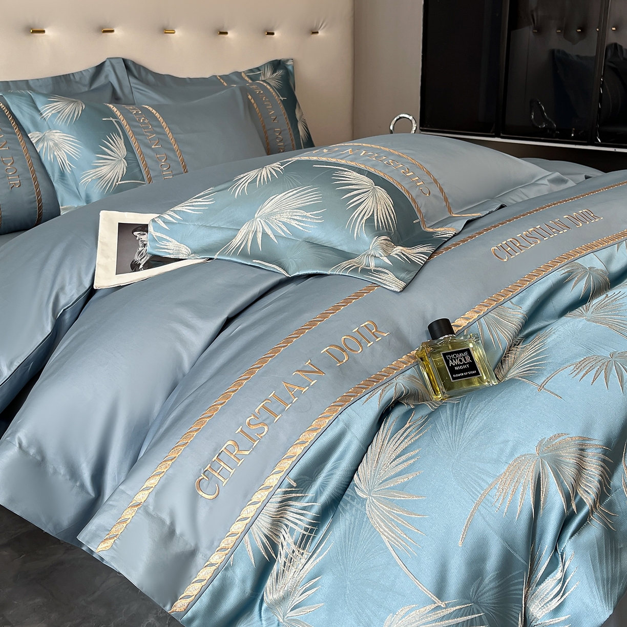 91家纺网 家纺一手货源 找家纺 置顶家纺 2025新款亲肤提花拼接刺绣四件套系列 颜予-宾利蓝