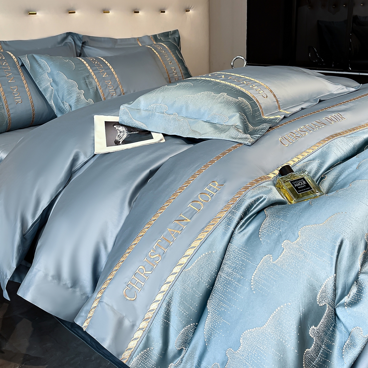 91家纺网 家纺一手货源 找家纺 置顶家纺 2025新款亲肤提花拼接刺绣四件套系列 璞云-宾利蓝