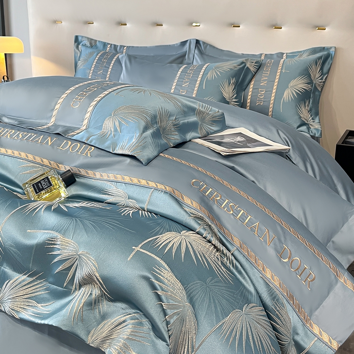 91家纺网 家纺一手货源 找家纺 置顶家纺 2025新款亲肤提花拼接刺绣四件套系列 颜予-宾利蓝