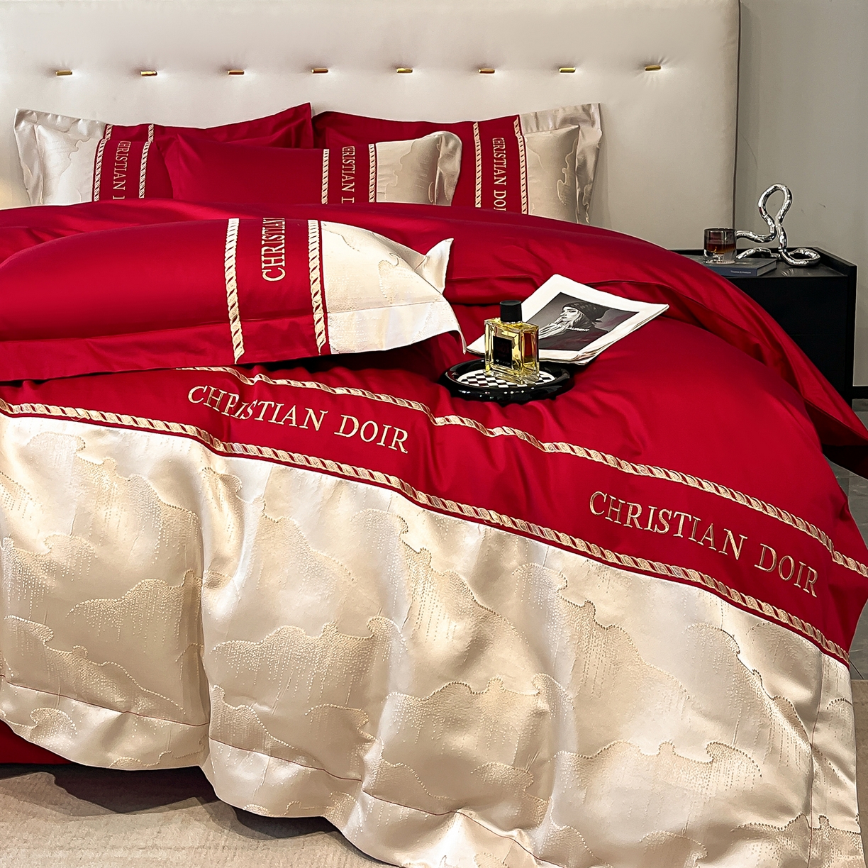 91家纺网 家纺一手货源 找家纺 置顶家纺 2025新款亲肤提花拼接刺绣四件套系列 璞云-大红