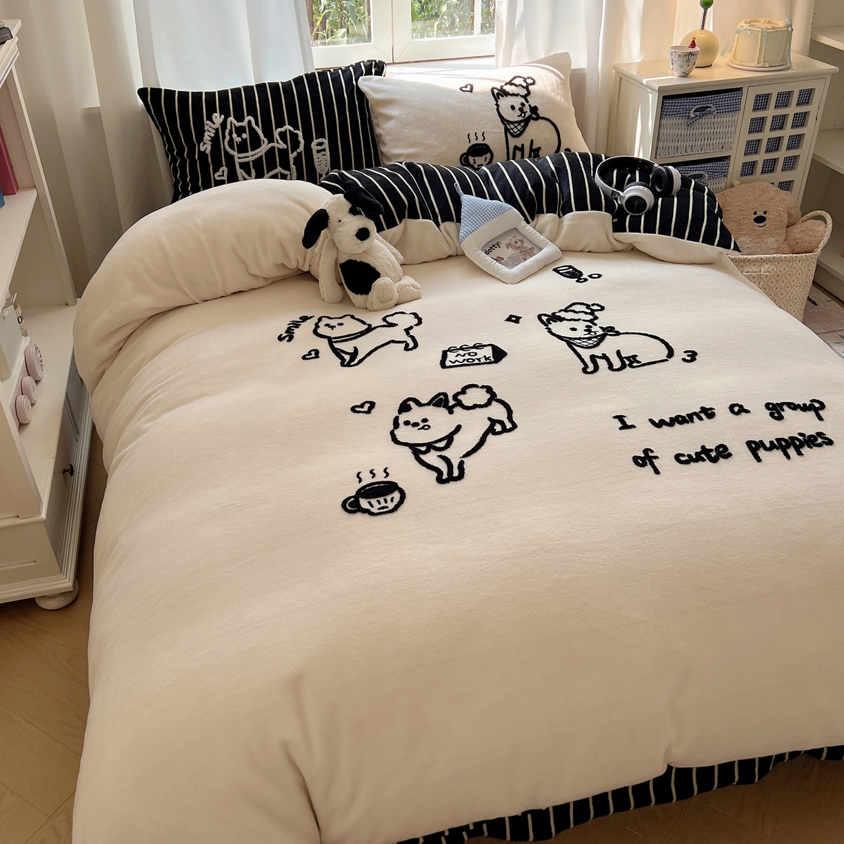 91家纺网 家纺一手货源 找家纺 （总）桃喜 2025新款牛奶绒线条系列四件套  【会员-5】