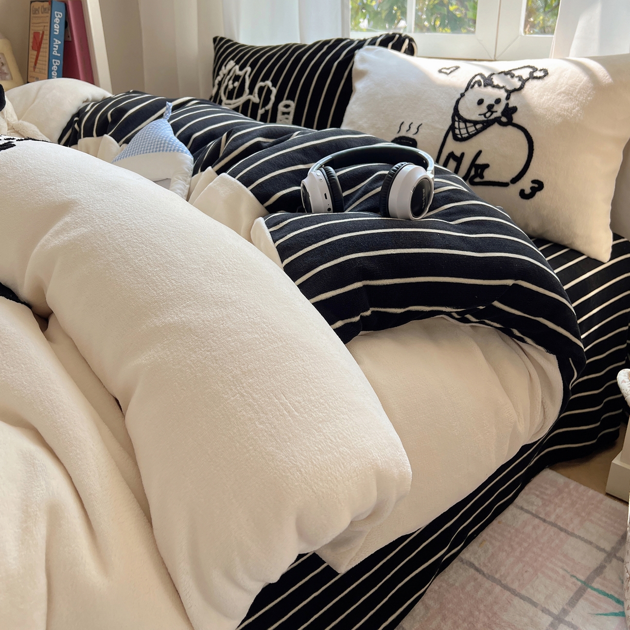 91家纺网 家纺一手货源 找家纺 （总）桃喜 2025新款牛奶绒线条系列四件套  【会员-5】