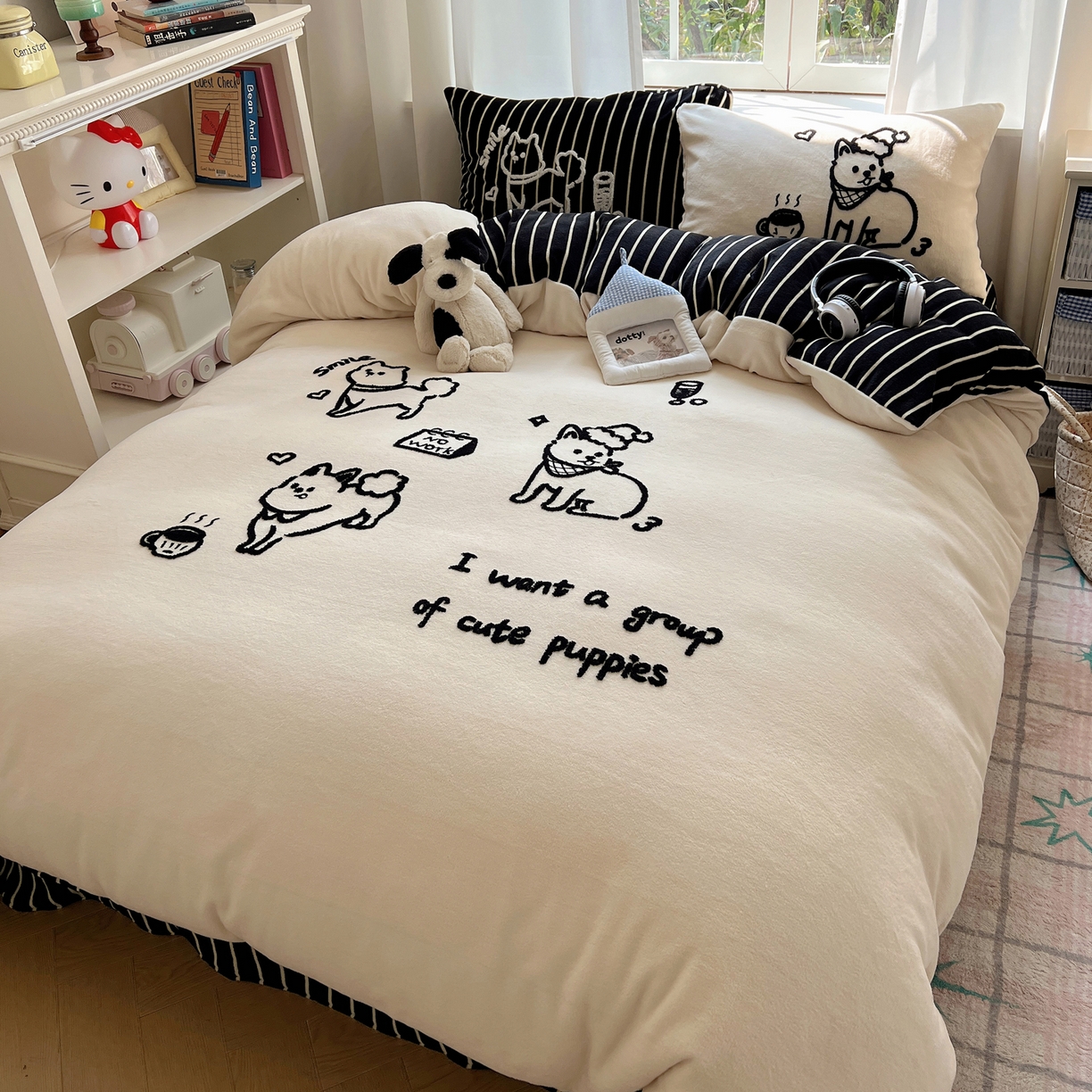 91家纺网 家纺一手货源 找家纺 桃喜 2025新款牛奶绒线条系列四件套  【会员-5】 黑白小狗