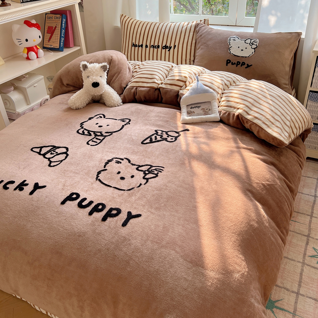 91家纺网 家纺一手货源 找家纺 桃喜 2025新款牛奶绒线条系列四件套  【会员-5】 咖色线条狗勾