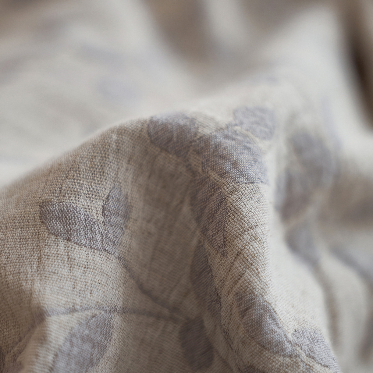 91家纺网 家纺一手货源 找家纺 涞澳家纺 2025新款棉麻皱皱纱四件套 叶蝶共舞-蓝