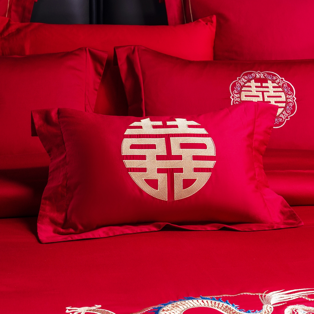 91家纺网 家纺一手货源 找家纺 置顶家纺 2025新款新中式婚庆亲肤刺绣四件套 缔结良缘-大红