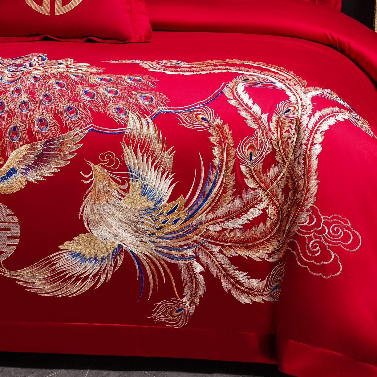 91家纺网 家纺一手货源 找家纺 置顶家纺 2025新款新中式婚庆亲肤刺绣四件套 凤冠霞帔-大红