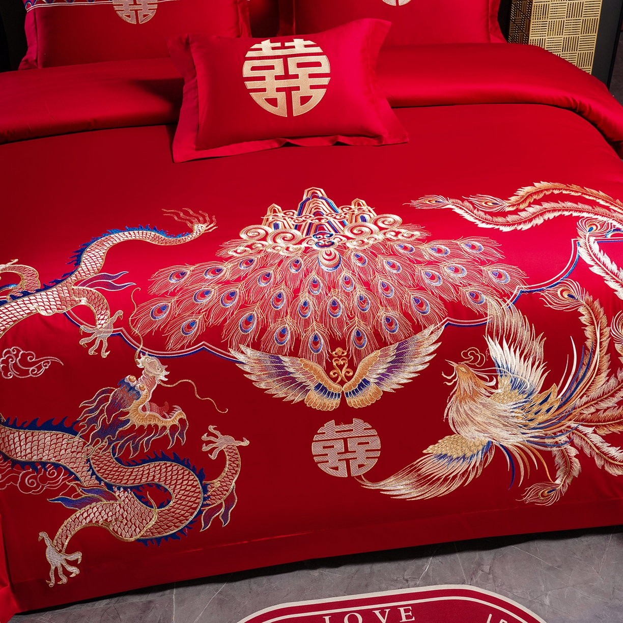 91家纺网 家纺一手货源 找家纺 置顶家纺 2025新款新中式婚庆亲肤刺绣四件套 凤冠霞帔-大红