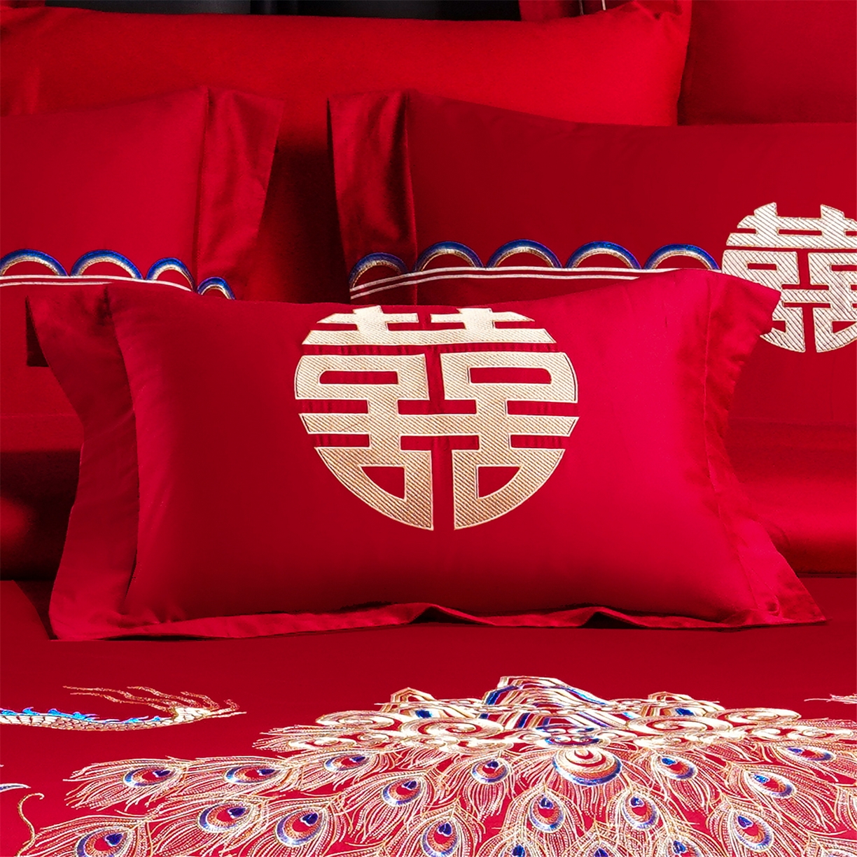 91家纺网 家纺一手货源 找家纺 置顶家纺 2025新款新中式婚庆亲肤刺绣四件套 凤冠霞帔-大红