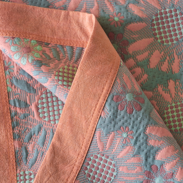 91家纺网 家纺一手货源 找家纺 棠薇家纺 2025新款全棉枕巾夹棉枕巾枕头盖巾彩纱三层纱枕巾 葵园蓝粉枕巾