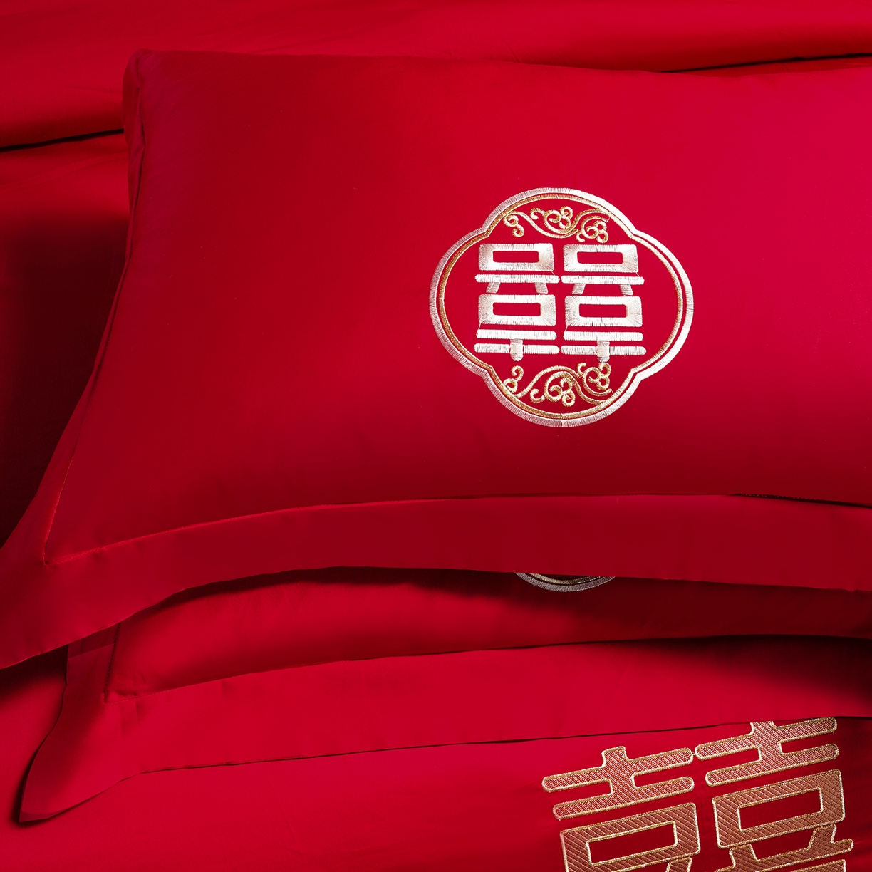 91家纺网 家纺一手货源 找家纺 置顶家纺 2025新款新中式婚庆亲肤刺绣四件套 花开富贵-金大红