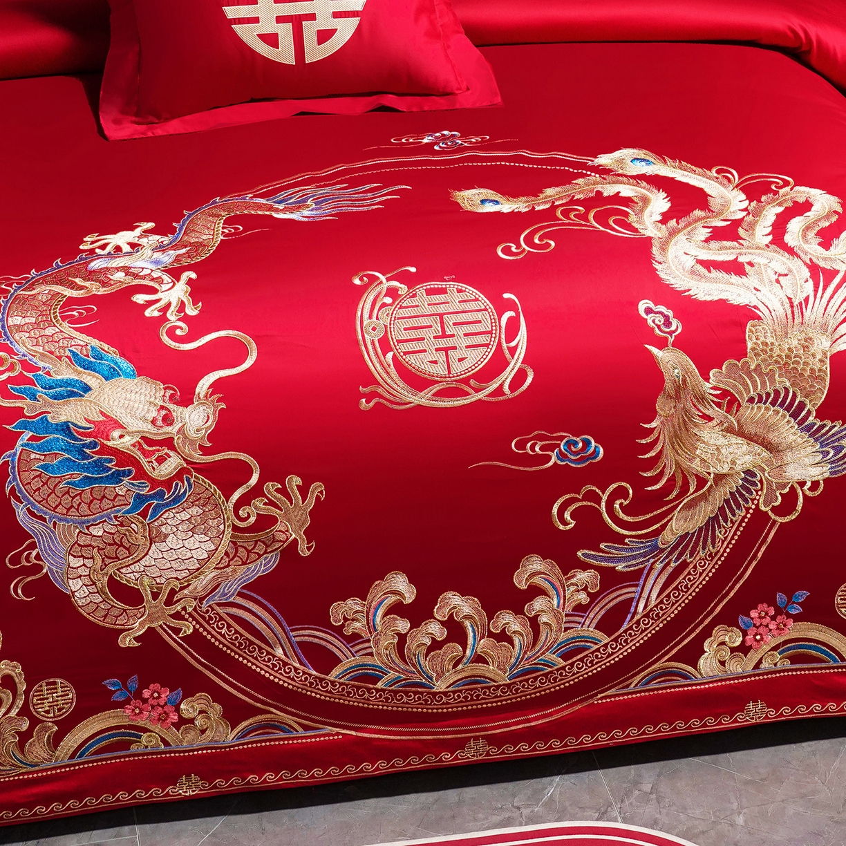 91家纺网 家纺一手货源 找家纺 置顶家纺 2025新款新中式婚庆亲肤刺绣四件套 吉祥龙凤-大红