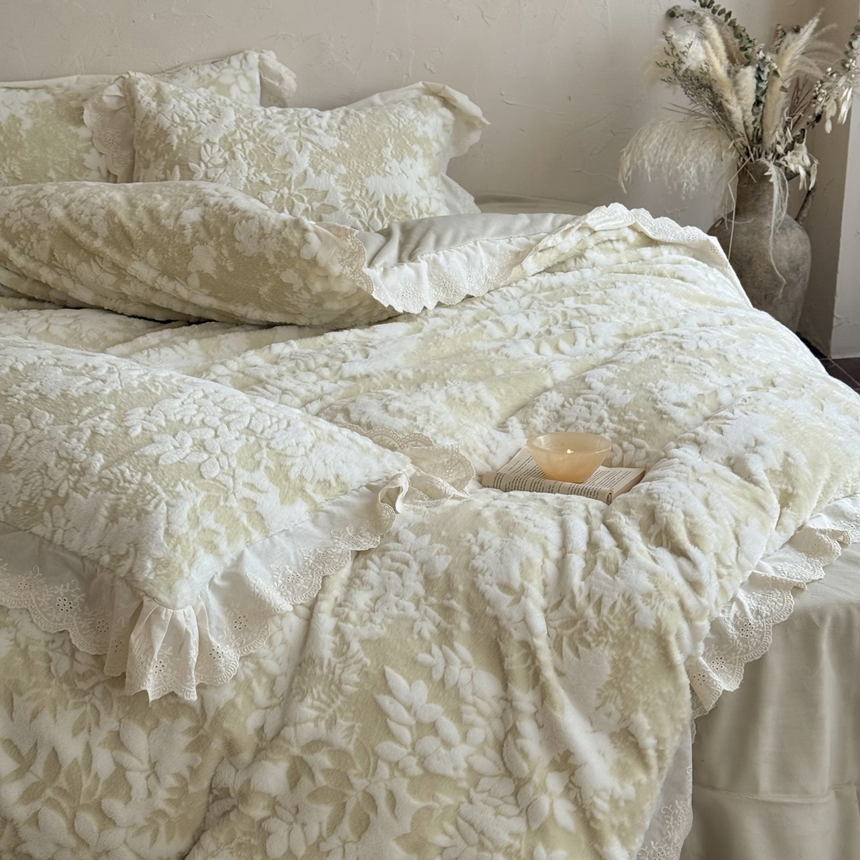 91家纺网 家纺一手货源 找家纺 MIU缪家居 2025新款A版兔毛B版牛奶绒四件套-法芙娜 法芙娜-芥末黄