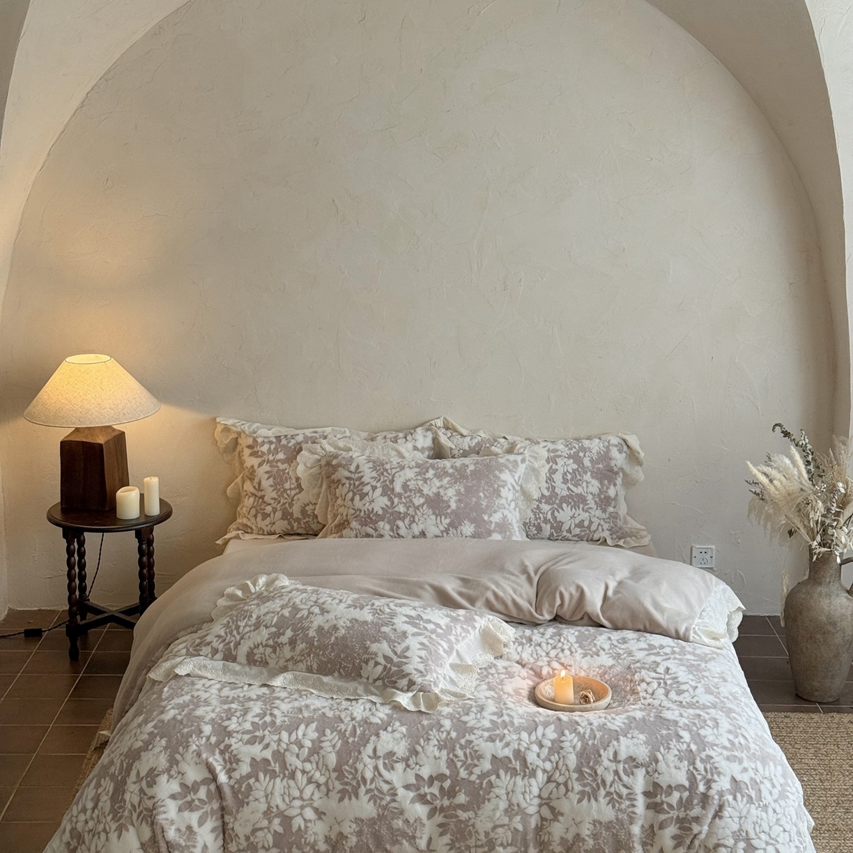 91家纺网 家纺一手货源 找家纺 MIU缪家居 2025新款A版兔毛B版牛奶绒四件套-法芙娜 法芙娜-拿铁咖