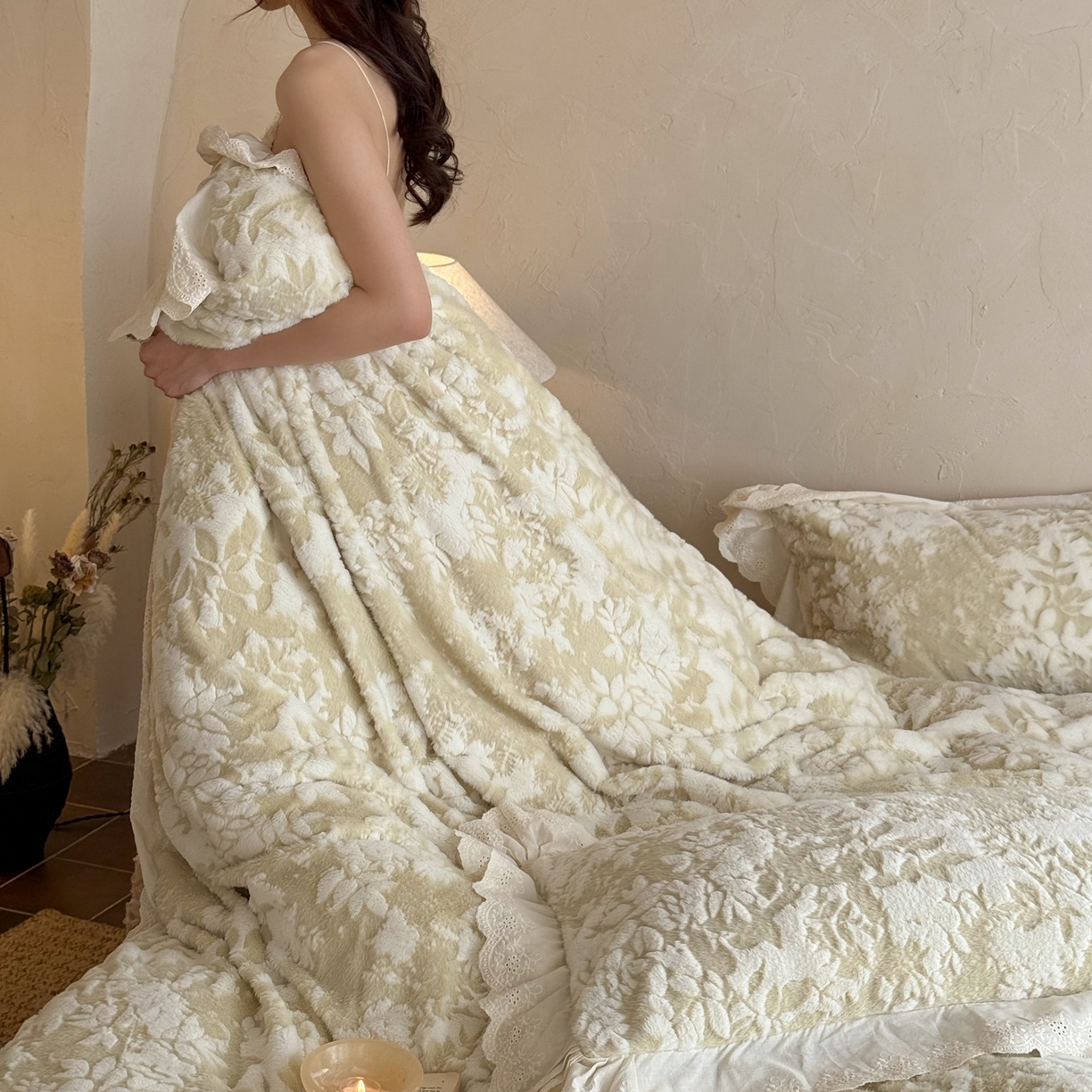 91家纺网 家纺一手货源 找家纺 MIU缪家居 2025新款A版兔毛B版牛奶绒四件套-法芙娜 法芙娜-芥末黄