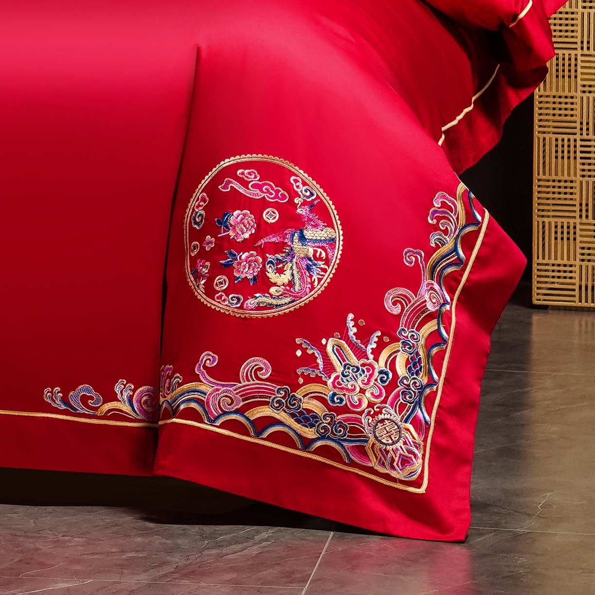 91家纺网 家纺一手货源 找家纺 置顶家纺 2025新款新中式婚庆亲肤刺绣四件套 龙凤呈祥-大红