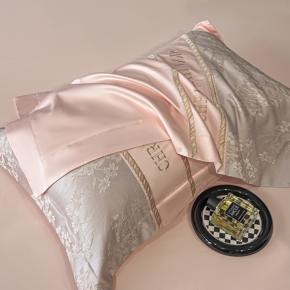 91家纺网 家纺一手货源 找家纺 置顶家纺 2025新款漫芙提花亲肤系列四件套 漫芙-玉粉