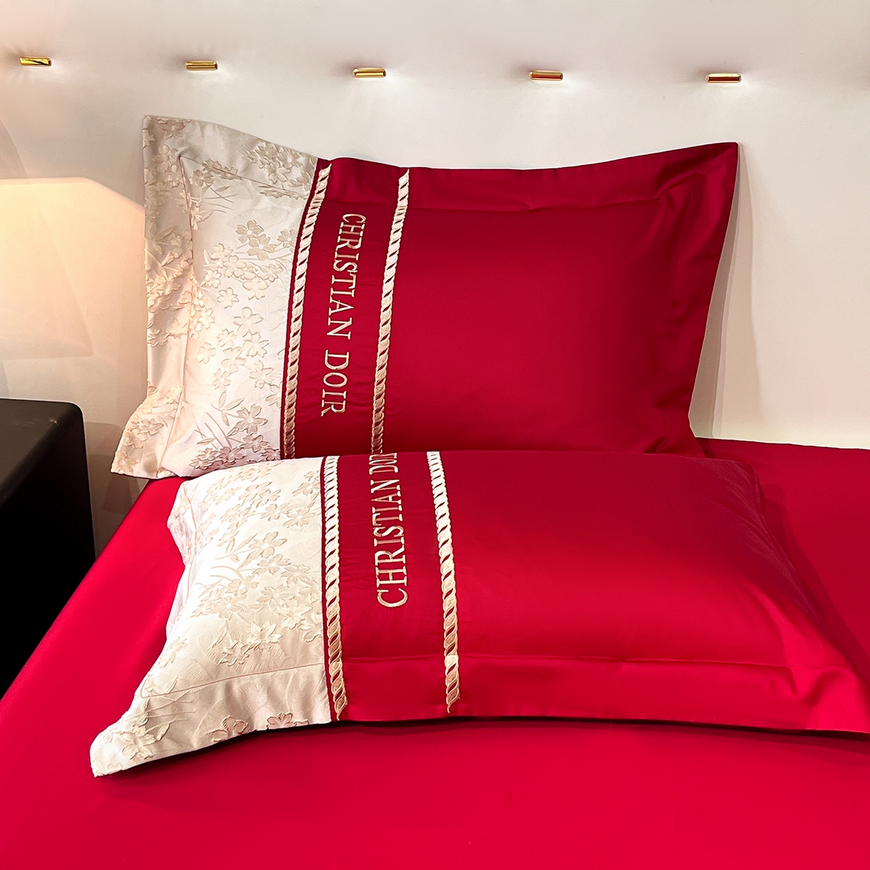 91家纺网 家纺一手货源 找家纺 置顶家纺 2025新款漫芙提花亲肤系列四件套 漫芙-大红