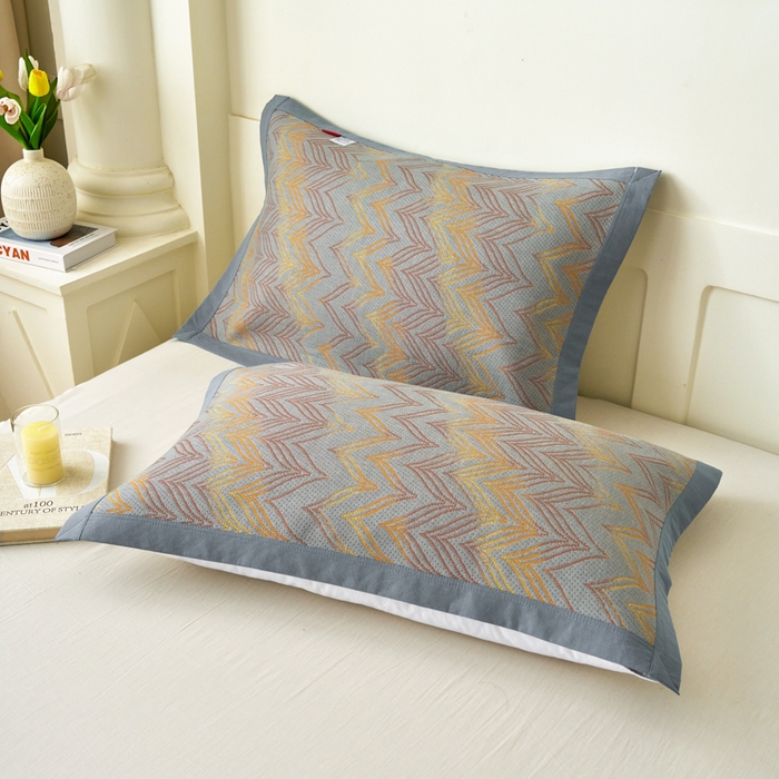 91家纺网 家纺一手货源 找家纺 棠薇家纺 2025新款全棉枕巾夹棉枕巾枕头盖巾彩纱三层纱枕巾 绚丽灰枕巾