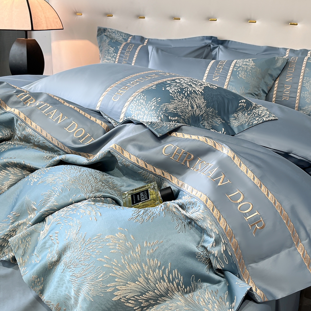 91家纺网 家纺一手货源 找家纺 置顶家纺 2025新款漫芙提花亲肤系列四件套 优尼-宾利蓝