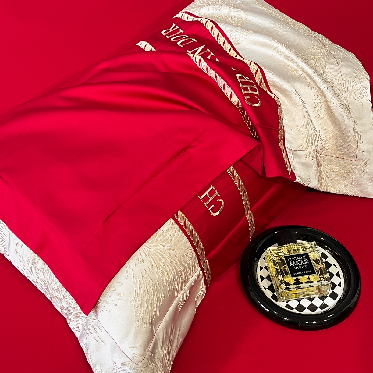 91家纺网 家纺一手货源 找家纺 置顶家纺 2025新款漫芙提花亲肤系列四件套 优尼-大红