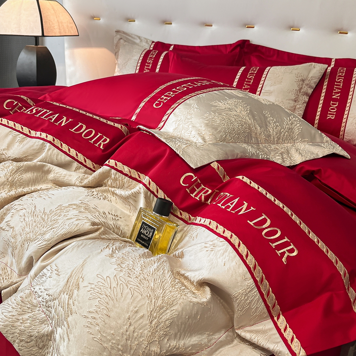 91家纺网 家纺一手货源 找家纺 置顶家纺 2025新款漫芙提花亲肤系列四件套 优尼-大红